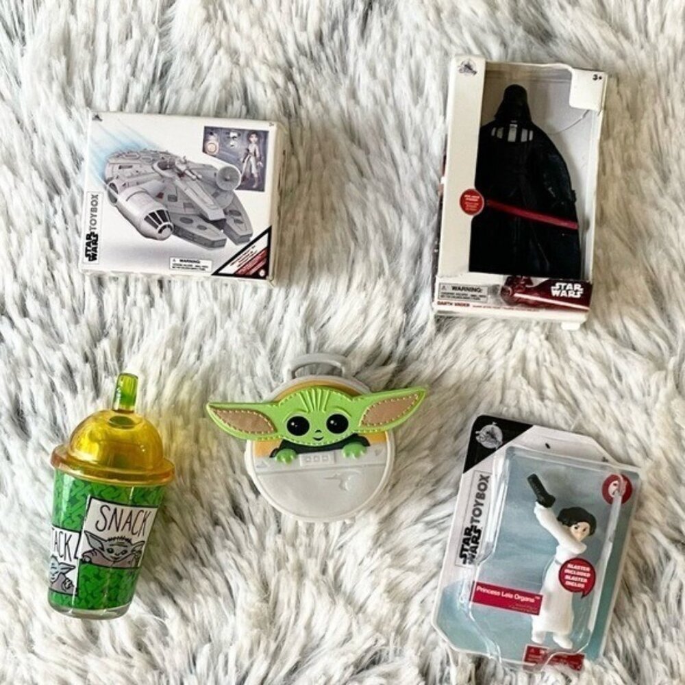 Zuru Mini Brands Disney Store Series Star Wars Minis Set Vader Leia Falcon